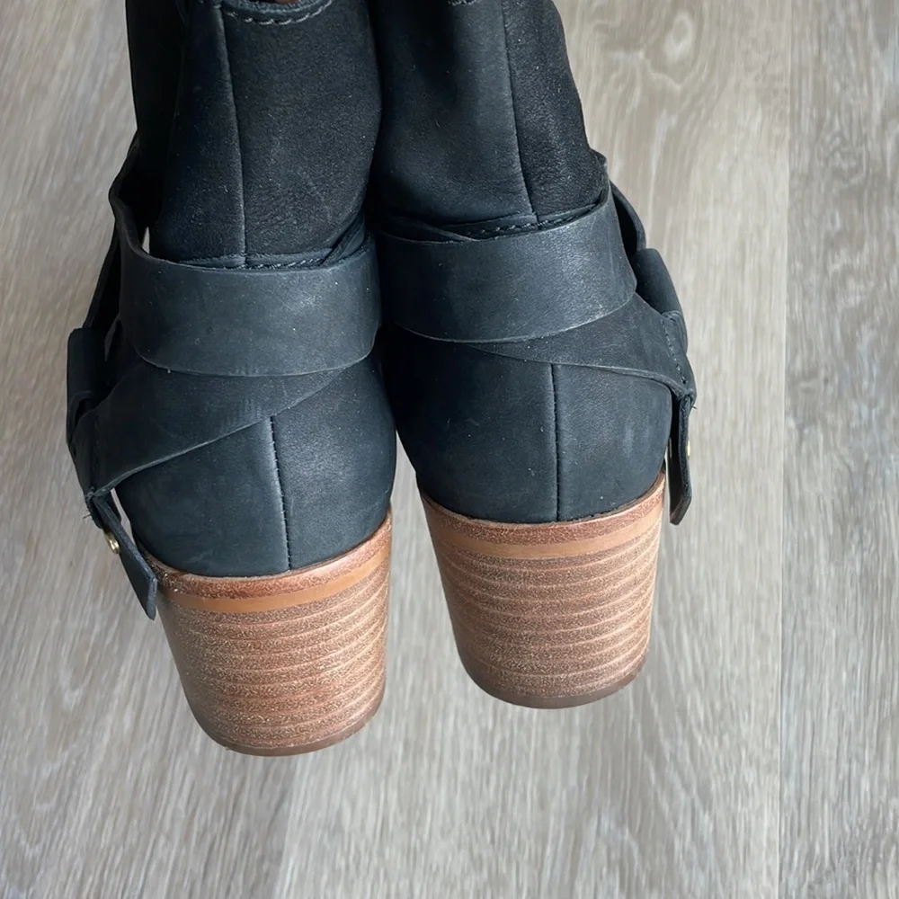 UGG Elora Winter Boot Black size 9.5